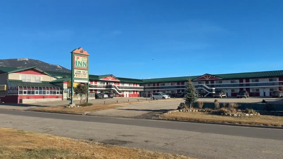 10005 100 St, Grande Cache, AB for sale - Building Photo - Image 3 of 7