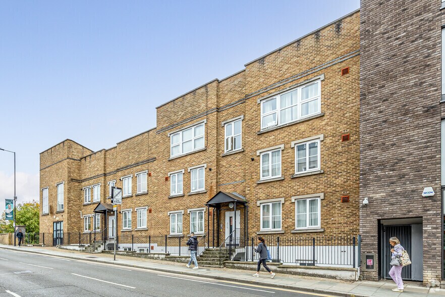 1-9 Lillie Rd, Londres à louer - Photo du bâtiment - Image 2 de 2