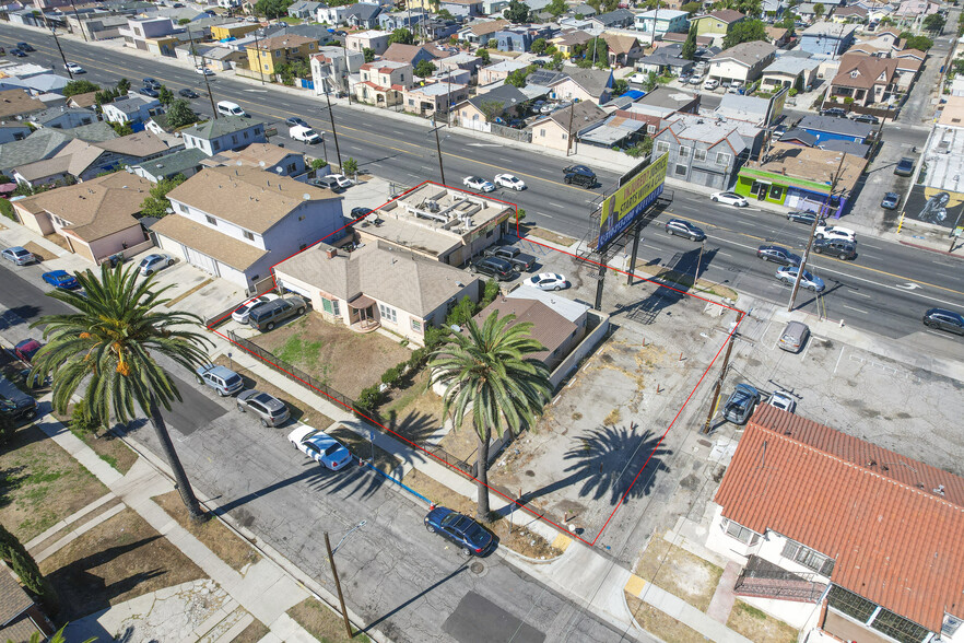 1021-1026 W Century Blvd, Los Angeles, CA for sale - Building Photo - Image 1 of 13