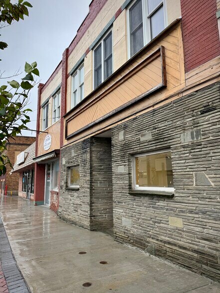 11 Clinton Ave, Cortland, NY à vendre - Photo du bâtiment - Image 2 de 46