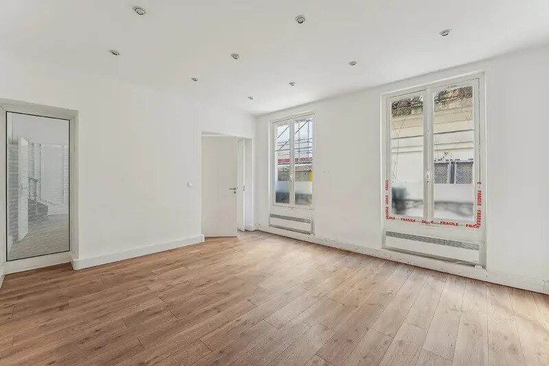 23 Rue De Liège, Paris for lease - Interior Photo - Image 3 of 14
