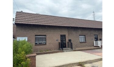 421 Broadway, West Babylon, NY for lease Building Photo- Image 1 of 5