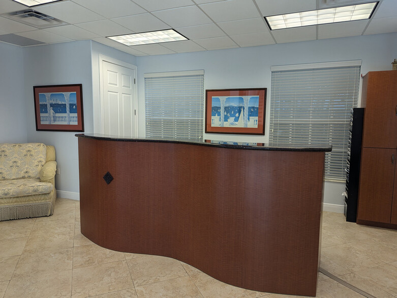 334 Fourth Ave, Indialantic, FL for sale - Lobby - Image 3 of 11