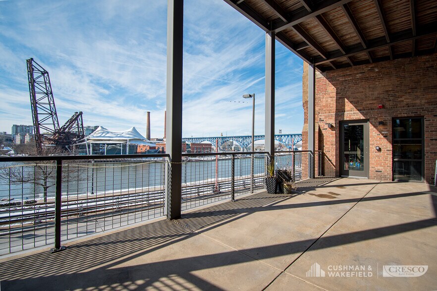 1400 W 10th St, Cleveland, OH à louer - Photo du bâtiment - Image 1 de 29