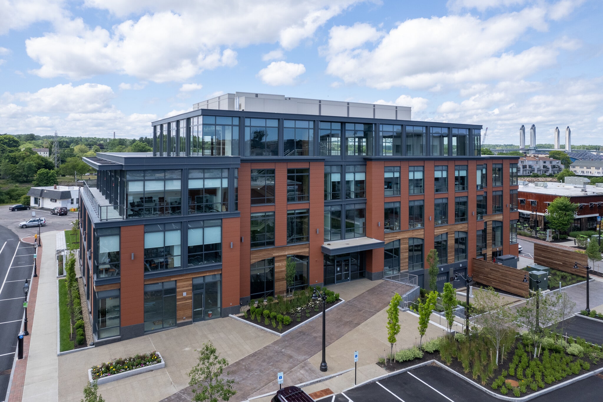 145 Maplewood Ave, Portsmouth, NH for lease Primary Photo- Image 1 of 9