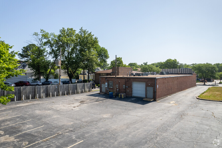 469-471 N Kirkwood Rd, Saint Louis, MO for lease - Building Photo - Image 2 of 4