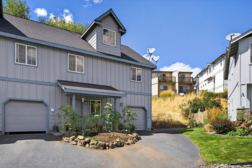 1419 NE Lucinda Ct, Bend, OR for sale - Building Photo - Image 3 of 28