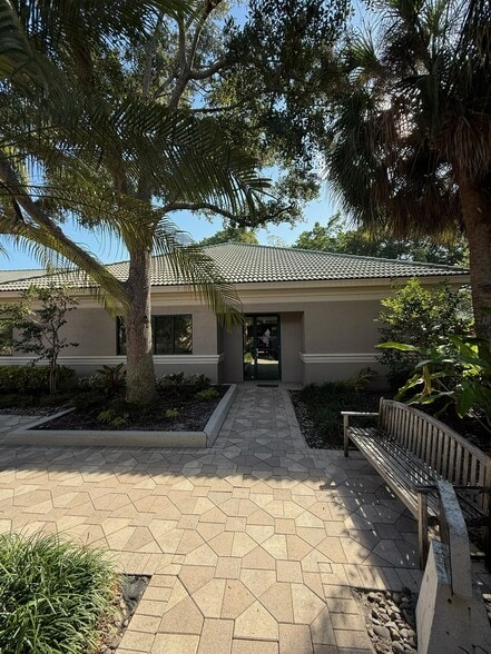 2770 Horseshoe Dr S, Naples, FL à vendre - Photo principale - Image 1 de 7