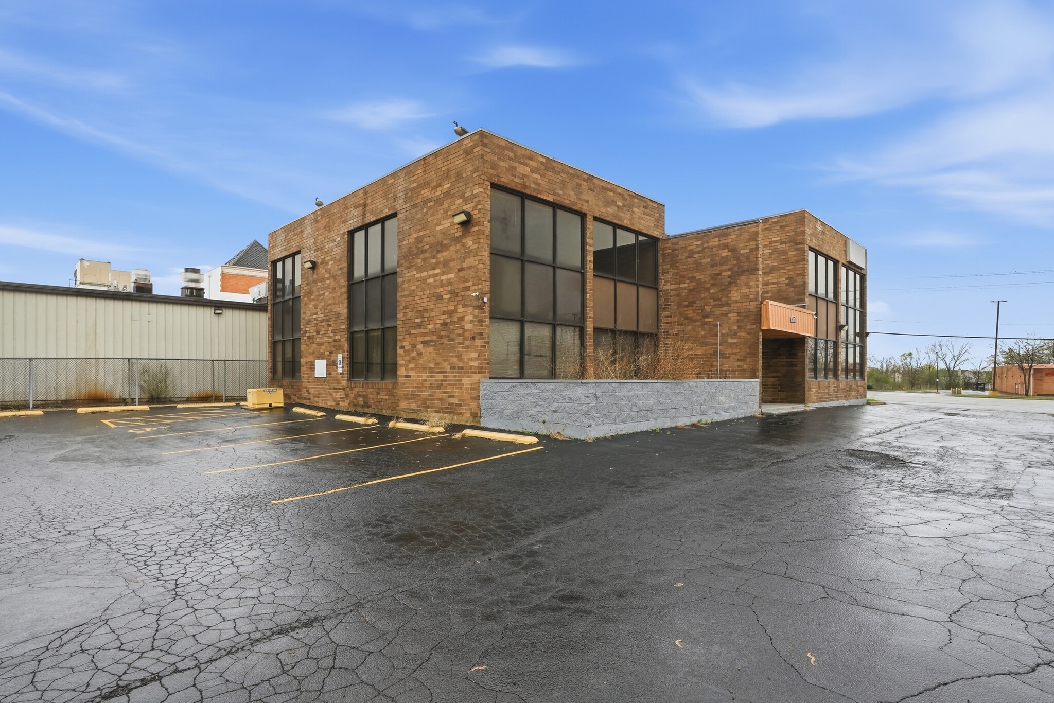 2071 Irving Park Rd, Hanover Park, IL for sale Primary Photo- Image 1 of 33