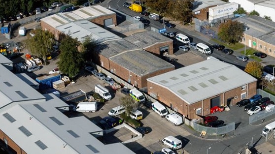 5 Pasadena Close, Hayes for lease Primary Photo- Image 1 of 2