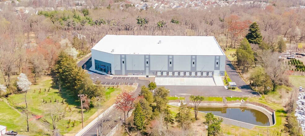 485 Elizabeth Ave, Somerset, NJ à louer - Photo du bâtiment - Image 1 de 16
