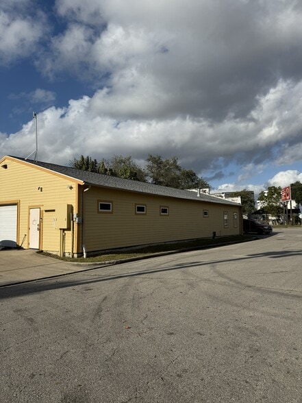 4208 Navigation Blvd, Houston, TX for lease - Building Photo - Image 1 of 18