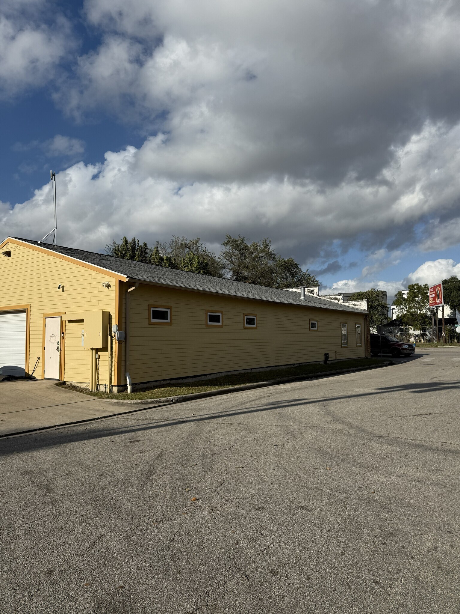 4208 Navigation Blvd, Houston, TX for lease Building Photo- Image 1 of 19