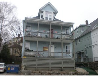 Plus de détails pour 228-230 W School St, Woonsocket, RI - Multi-résidentiel à vendre