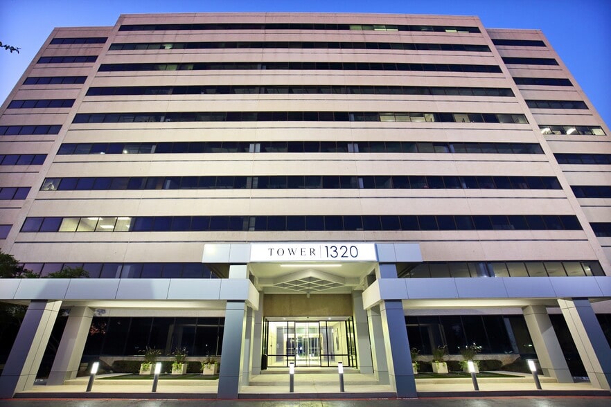 1320 Greenway Dr, Irving, TX for lease - Building Photo - Image 1 of 24