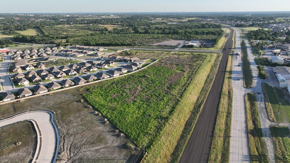 HWY 36 & Blue Bell Road, Brenham, TX à vendre - Photo du bâtiment - Image 3 de 9