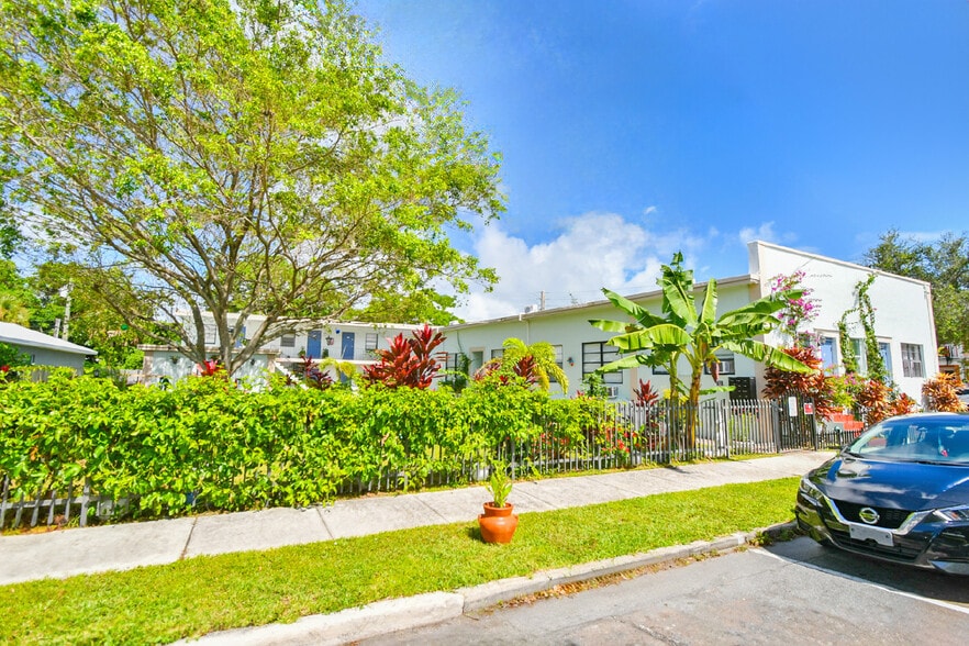 1801 Spruce Ave, West Palm Beach, FL for sale - Building Photo - Image 2 of 28