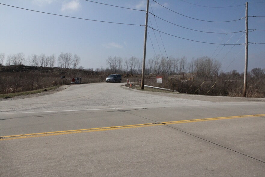 1701-1750 Garner Ln, Hazelwood, MO for sale - Building Photo - Image 1 of 4