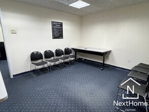 82-11 37th Ave, Jackson Heights, NY à louer Photo intérieure- Image 1 de 4