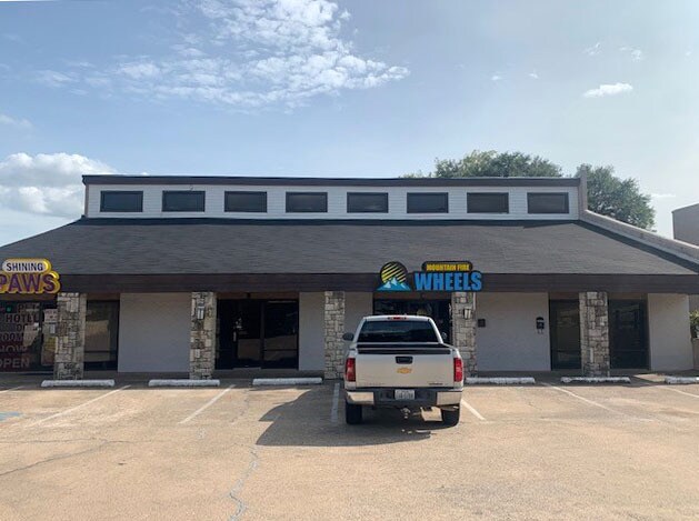760 E Pipeline Rd, Hurst, TX à louer Photo principale- Image 1 de 12