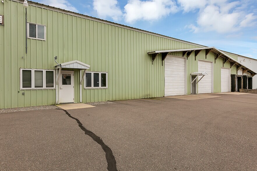 15615 Highway 27, Little Falls, MN à louer - Photo du bâtiment - Image 3 de 38