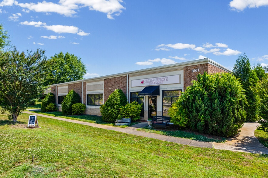 8161 Regent Pky, Fort Mill, SC for lease - Building Photo - Image 2 of 14