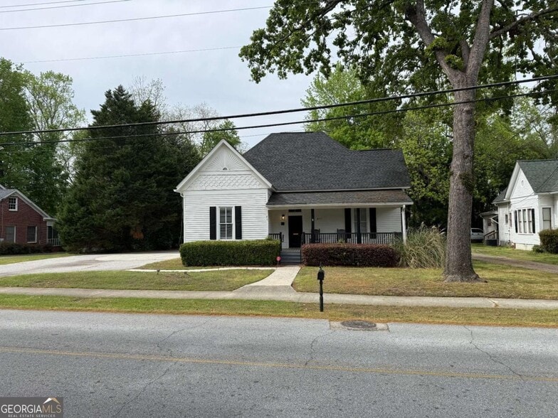 80 Church St, Winder, GA for sale - Building Photo - Image 1 of 17