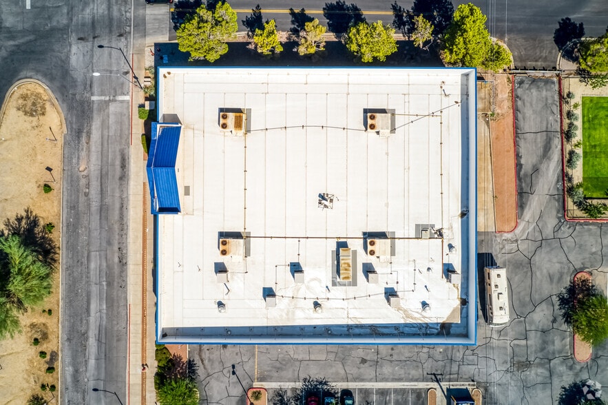 498 S Boulder Hwy, Henderson, NV à louer - Aérien - Image 3 de 7