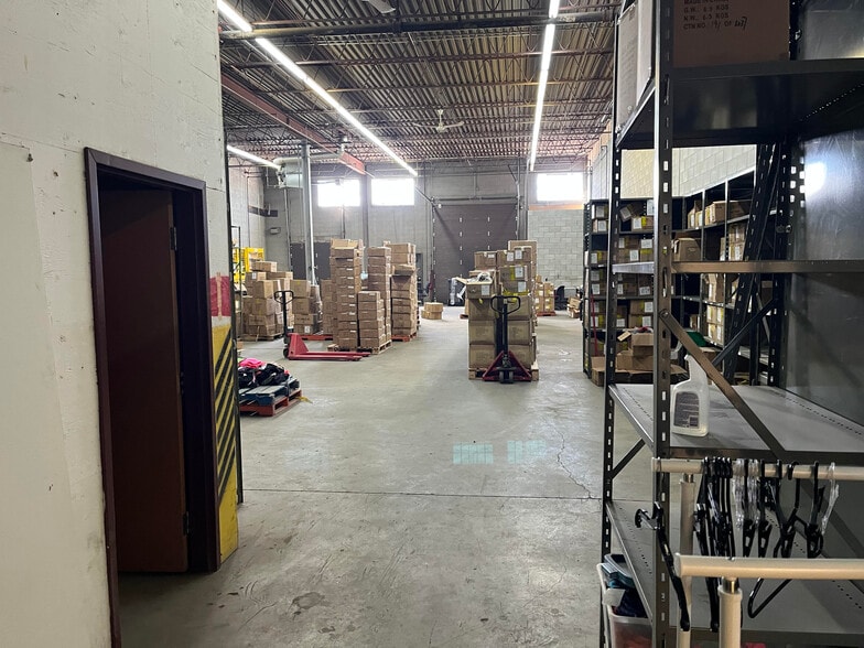 450-500 Rue McCaffrey, Montréal, QC for lease - Interior Photo - Image 2 of 6