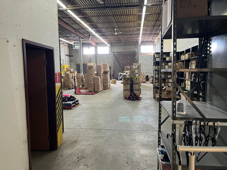 450-500 Rue McCaffrey, Montréal, QC à louer - Photo intérieure - Image 2 de 6