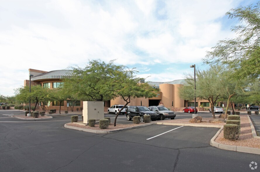 8535 E Hartford Dr, Scottsdale, AZ for lease - Building Photo - Image 2 of 9