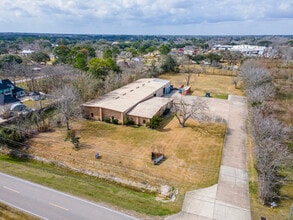 1950 Oday Rd, Pearland, TX for lease Interior Photo- Image 2 of 25