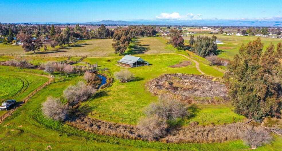 9281 E Dakota Ave, Clovis, CA for sale - Aerial - Image 2 of 3