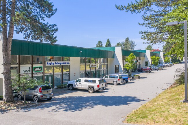 Plus de détails pour 7618-7648 Winston St, Burnaby, BC - Industriel à louer