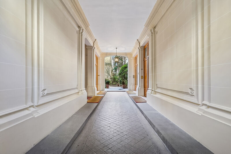 75 Rue De Courcelles, Paris for sale - Lobby - Image 2 of 14