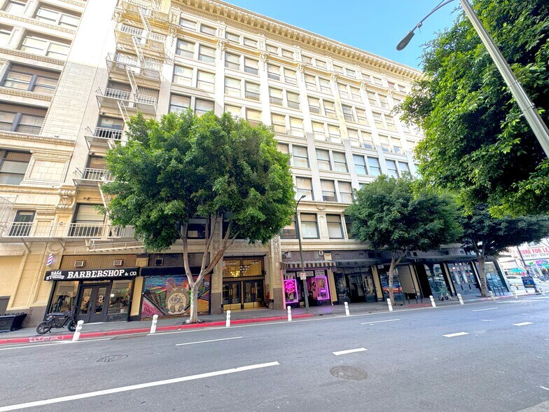 121 E 6th St, Los Angeles, CA à louer - Photo du bâtiment - Image 2 de 3