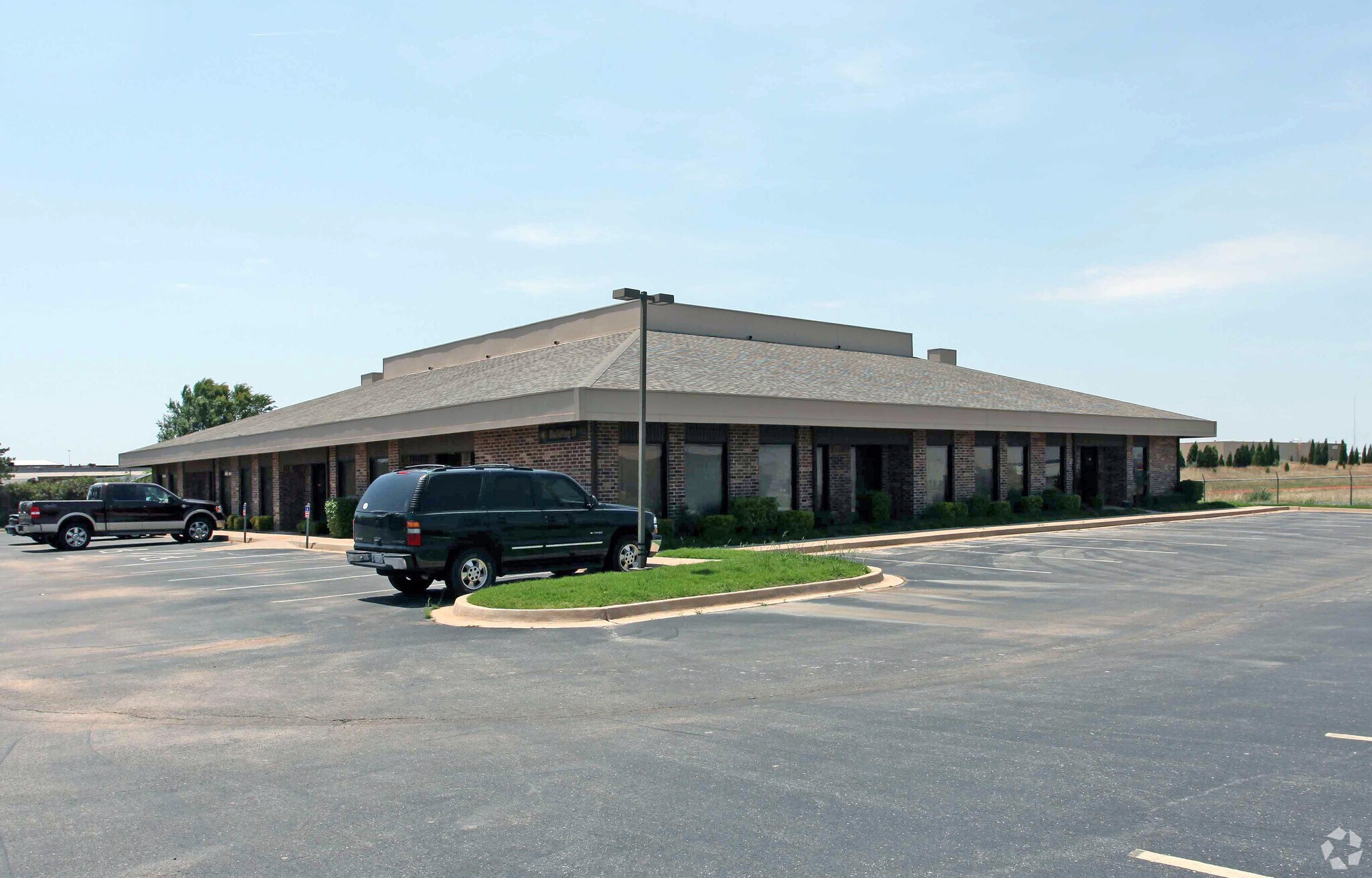 510 E Memorial Rd, Oklahoma City, OK à vendre Photo principale- Image 1 de 5