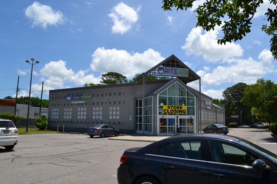 1101 E Little Creek Rd, Norfolk, VA à louer - Photo du bâtiment - Image 2 de 4