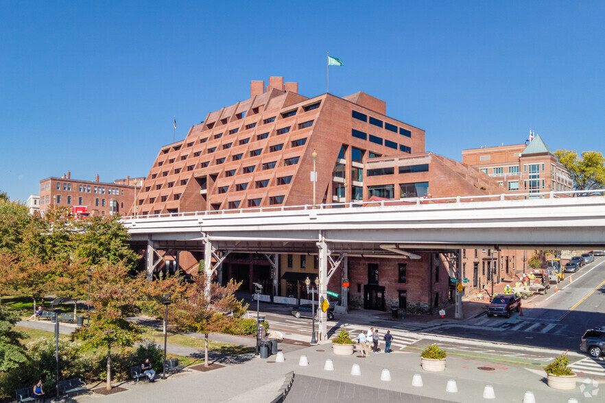 1000-1010 Wisconsin Ave NW, Washington, DC à louer - Photo du bâtiment - Image 1 de 3