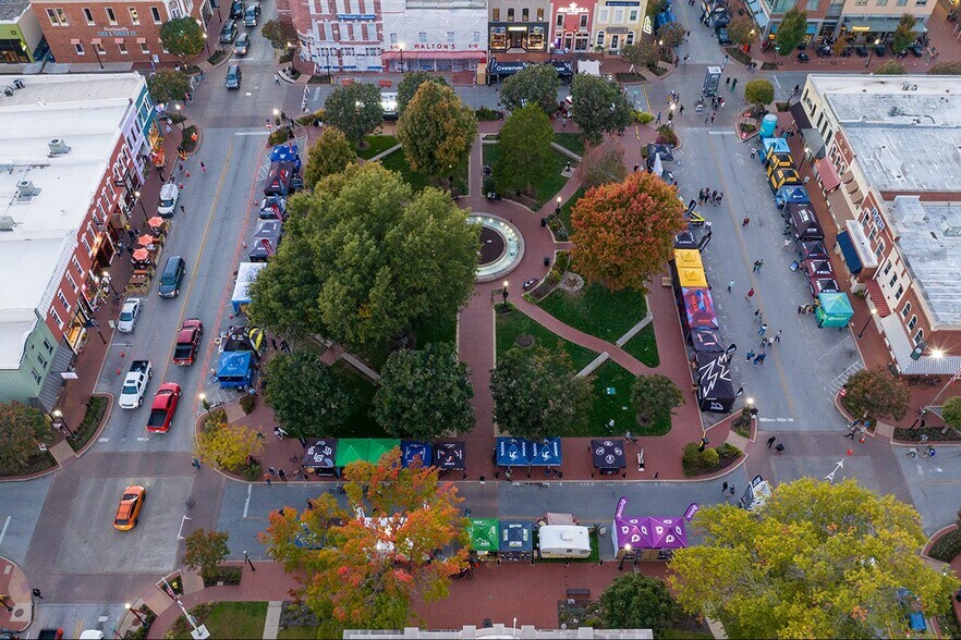 1401 NE John Deshields Blvd, Bentonville, AR à louer - Photo du bâtiment - Image 2 de 4