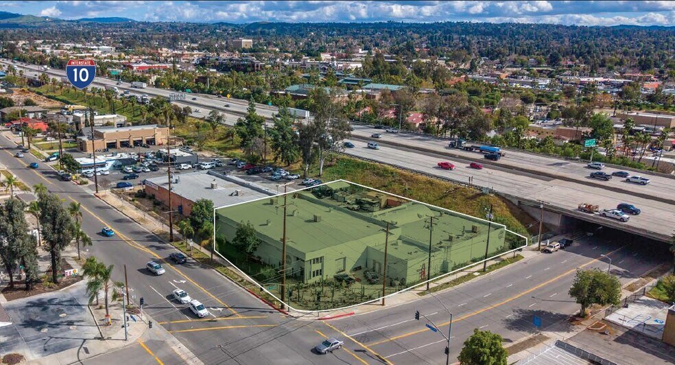 715 W Colton Ave, Redlands, CA à louer - Photo principale - Image 1 de 9