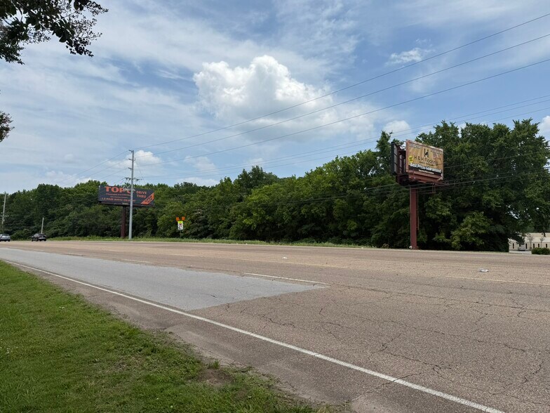 1556 Riverside dr, Chattanooga, TN à vendre - Photo du bâtiment - Image 3 de 3