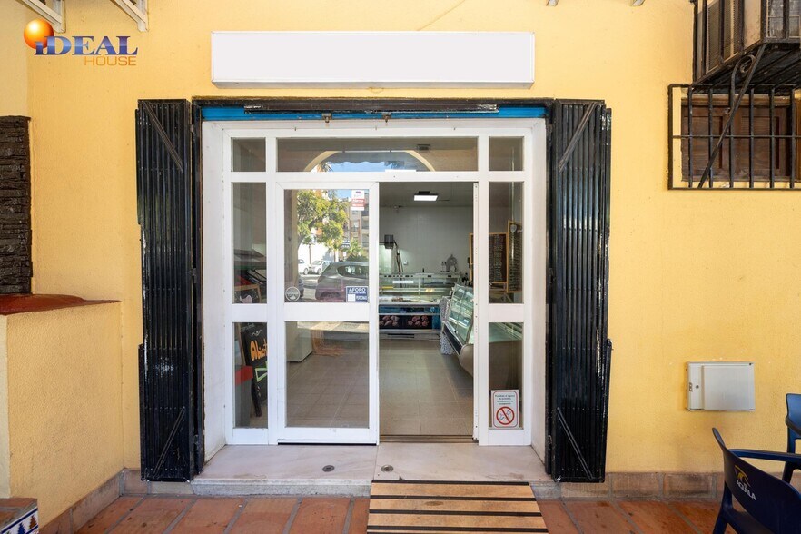 Avenida Enrique Martín Cuevas, 6, Motril, Granada à vendre - Photo du bâtiment - Image 2 de 32
