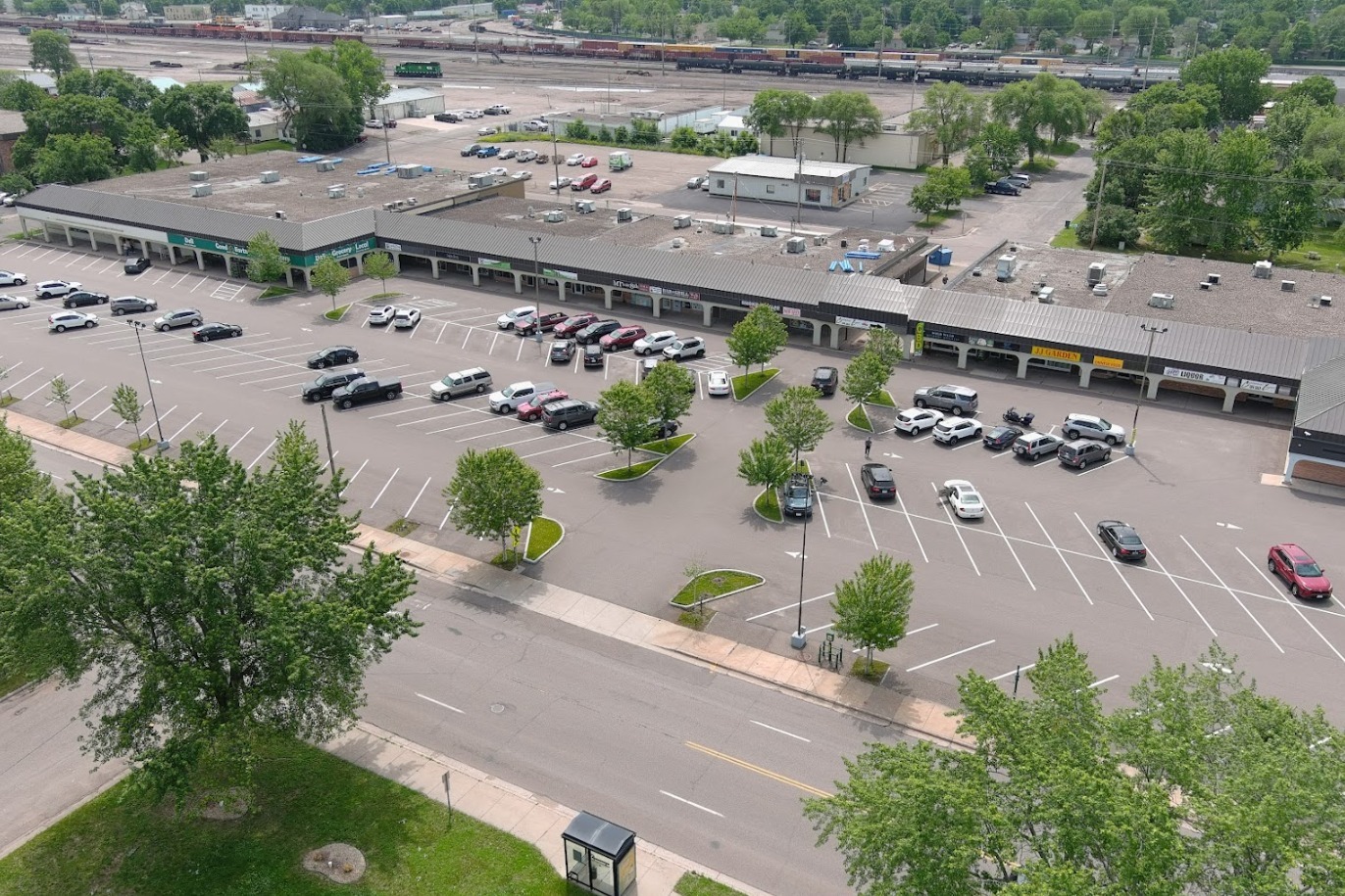 2118 Veterans Dr, Saint Cloud, MN for lease Primary Photo- Image 1 of 6