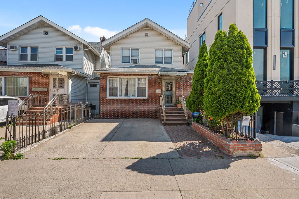 1817 63rd St, Brooklyn, NY à vendre Photo du bâtiment- Image 1 de 26