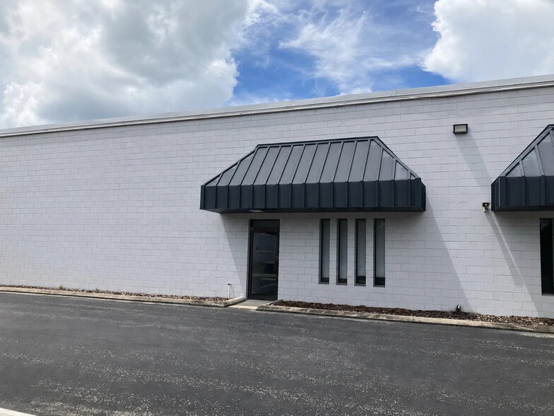 5151 Sunbeam Rd, Jacksonville, FL for lease - Building Photo - Image 2 of 3