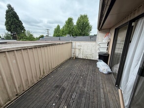 1433 Rupert St, North Vancouver, BC for lease Interior Photo- Image 1 of 2