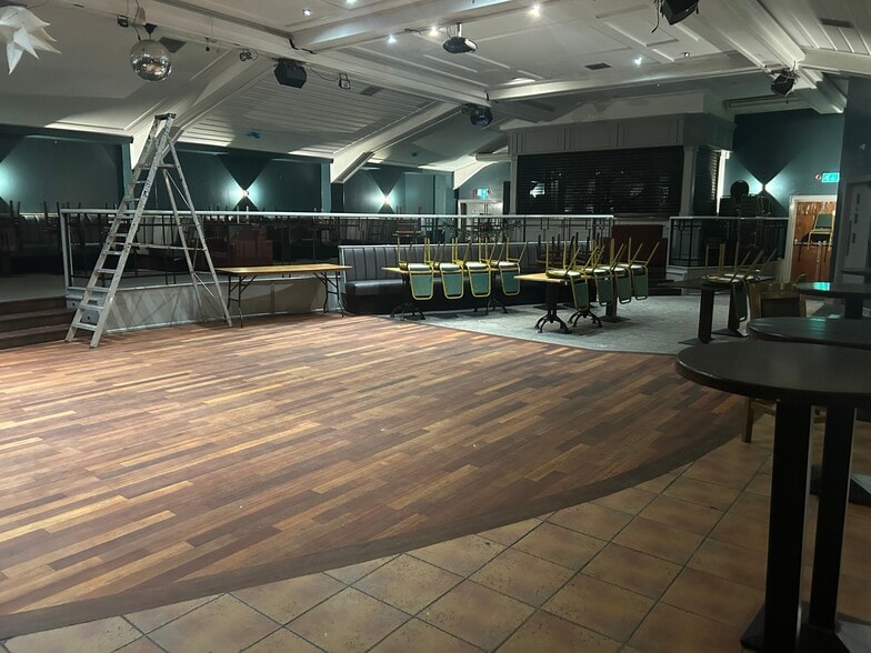 18-22 Ardoyne Av, Belfast for lease - Building Photo - Image 3 of 8