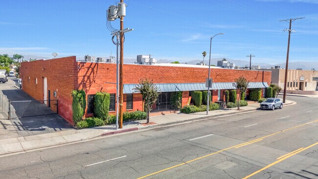 More details for 13333-13345 Saticoy St, North Hollywood, CA - Industrial for Lease