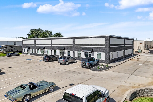 Plus de détails pour 3430 SE Destination Dr, Grimes, IA - Industriel à louer